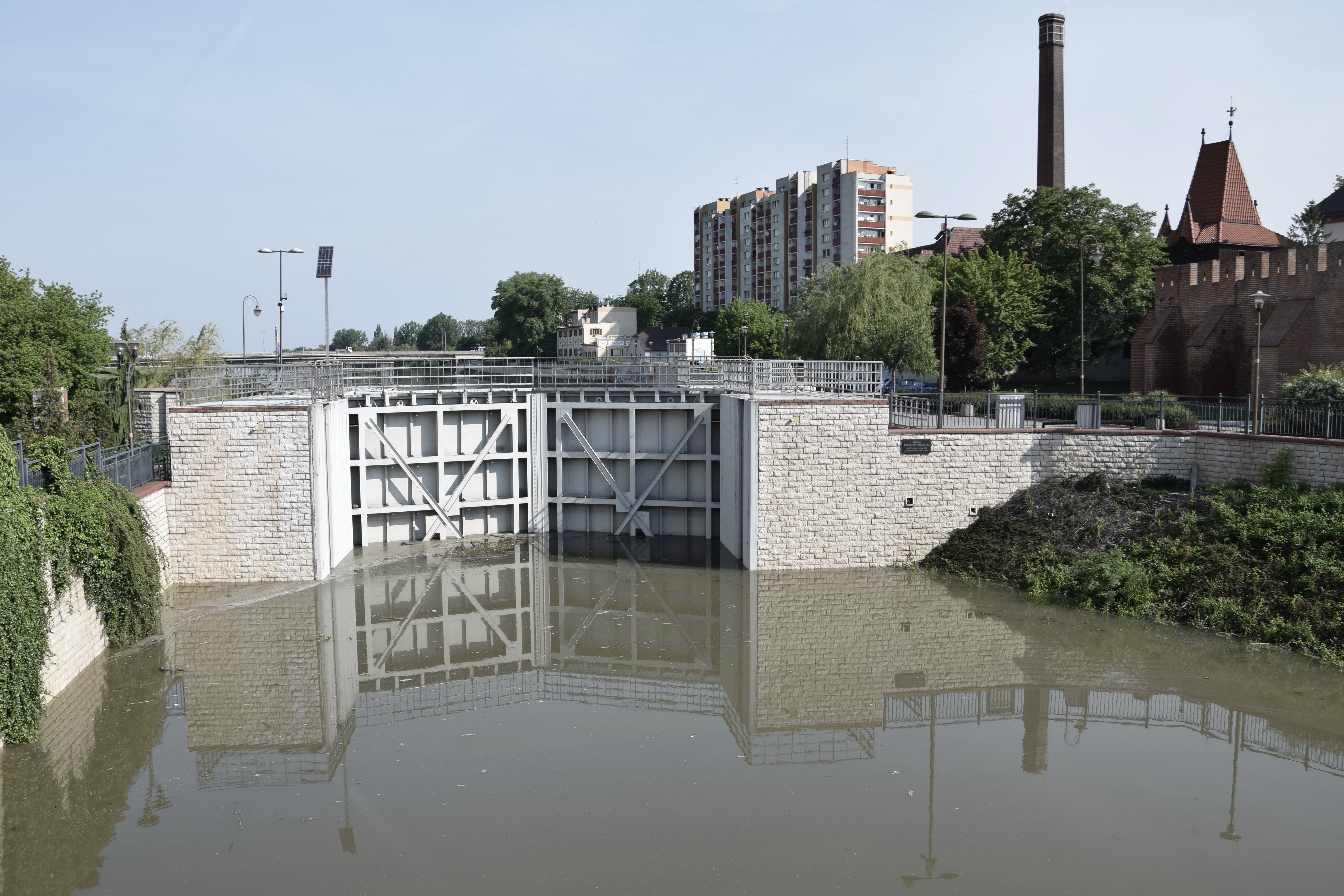 Flood in Opole (Floodgates)
